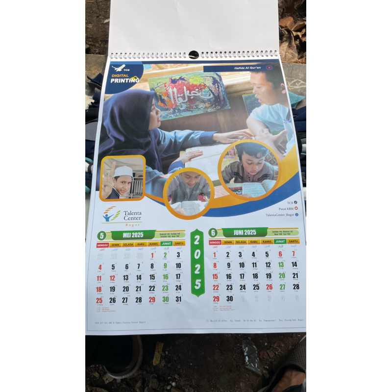 

kalender costum bebas // kalender costum // kalender // kalender kece // kalender lucu