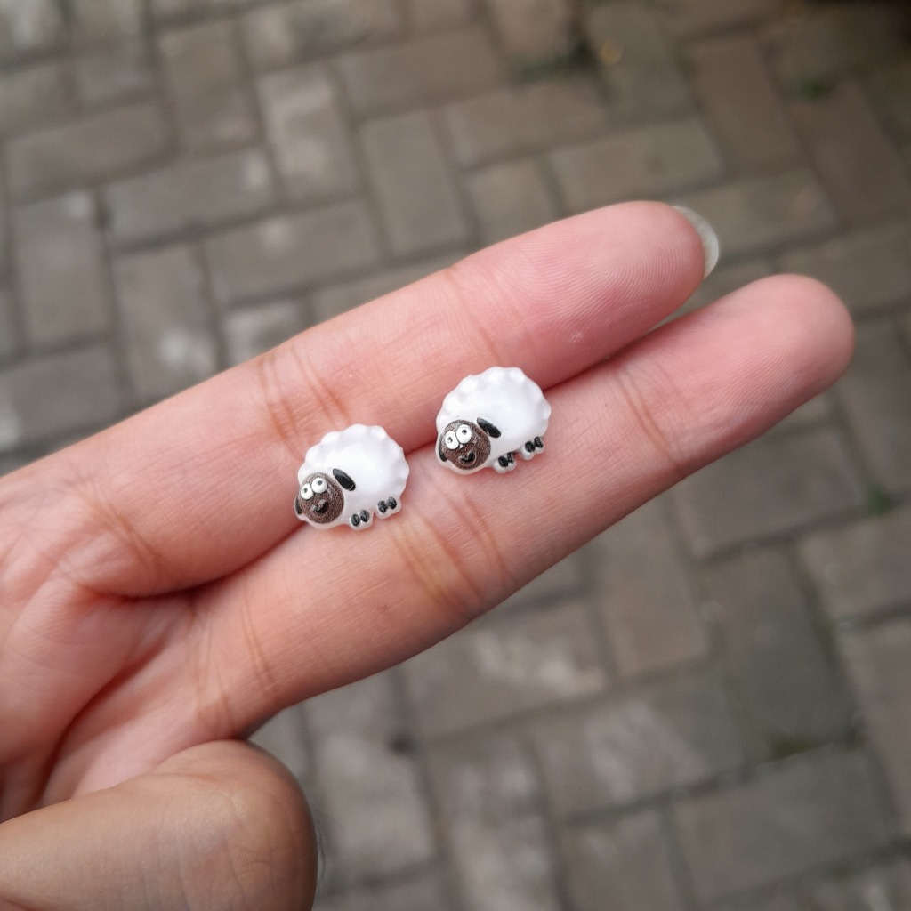 ANTING TUSUK PLASTIK  KARAKTER DOMBA/ ANTING HYPOALLERGENIC SHEEP/ ANTING ANTI ALERGI / ANTING KOREA