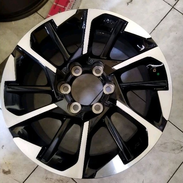 velg fortuner GR 2022 Original R18 pcd 6x139. satuan