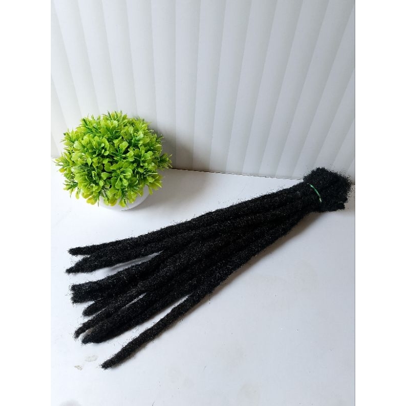 Rambut Gimbal warna hitam