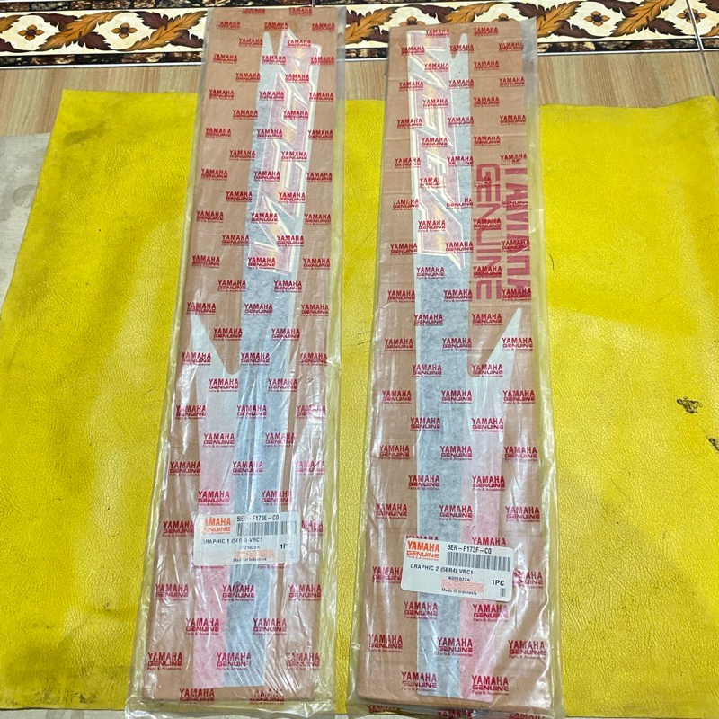 striping stiker Body belakang Yamaha Vega R lama 2004 Merah original YGP