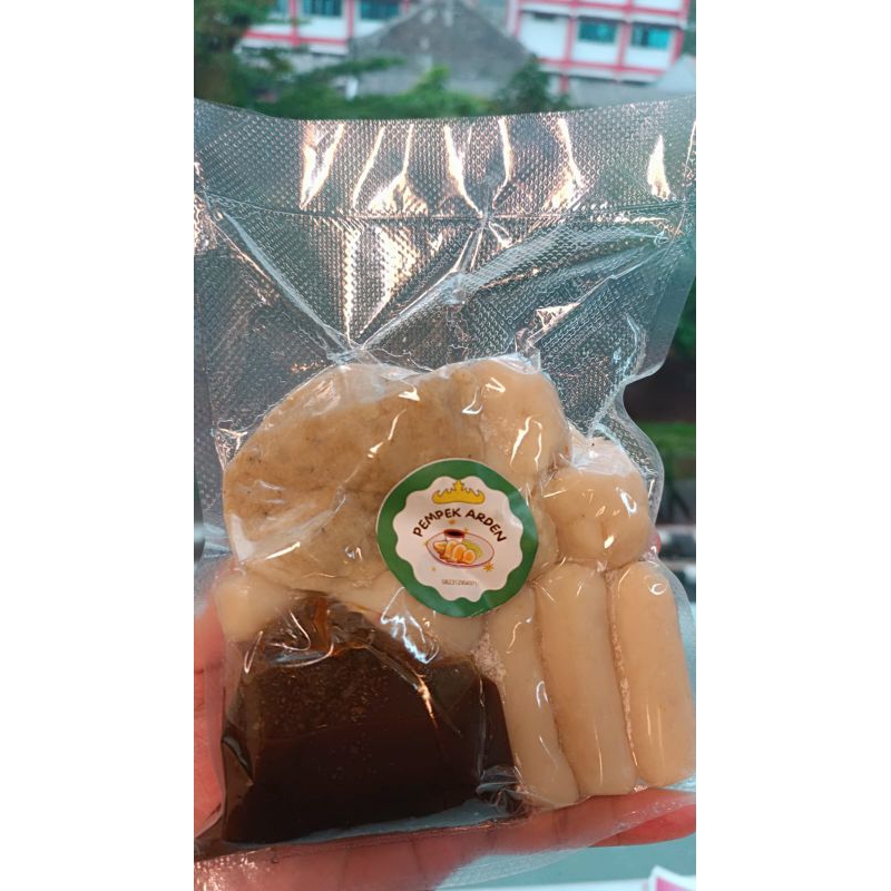

PEMPEK ARDEN ikan asli