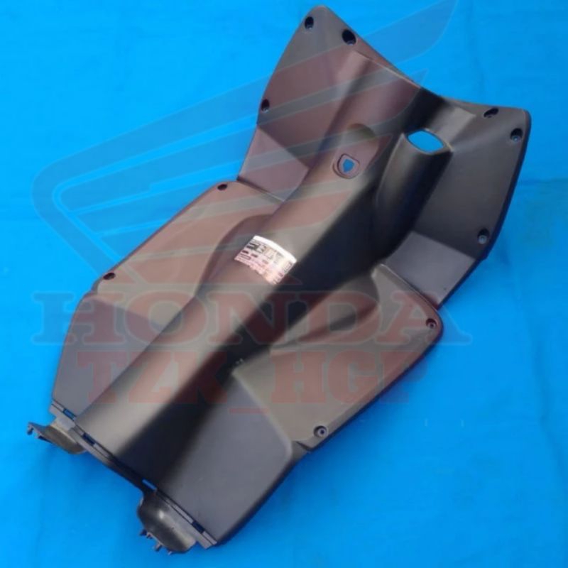 Cover inner legsil dek kunci dasbor tengah Vario 110 cw karbu