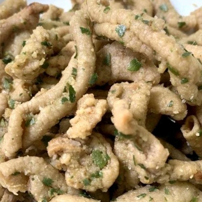 

KERIPIK USUS CRISPY USUS AYAM KRISPI ORIGINAL GURIH DAUN JERUK 130grm