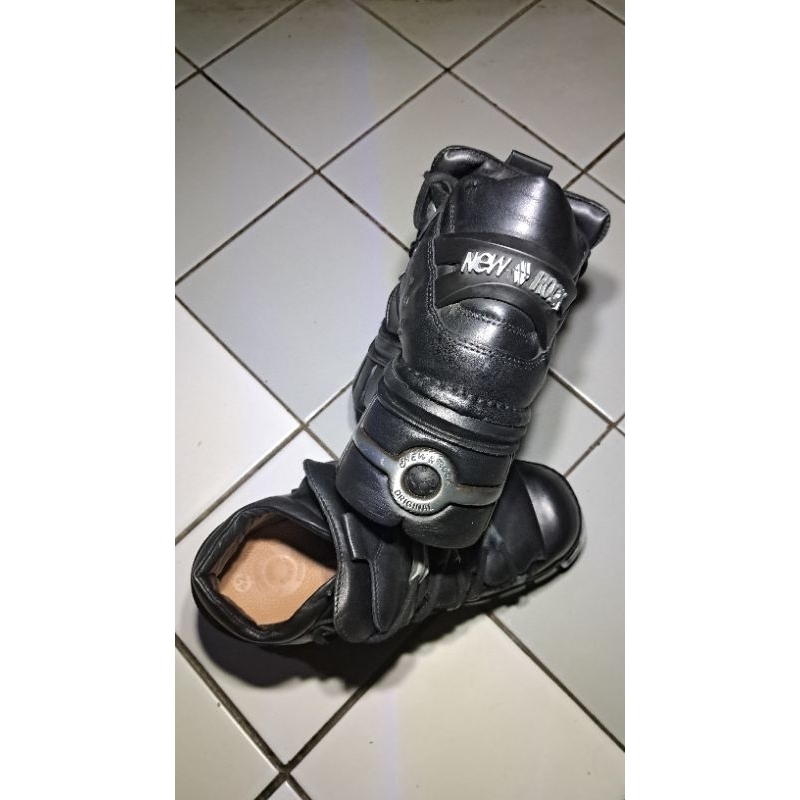 NEWROCK- ANKLE BOOT BLACK TOWER With LACES M.106