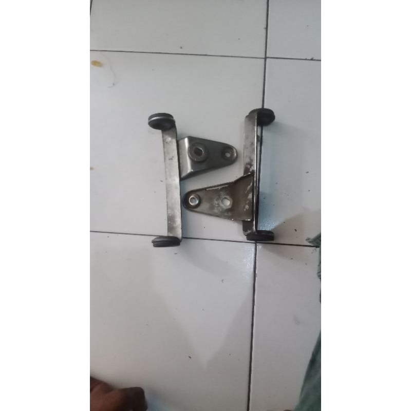 kupingan lampu Suzuki a100 dudukan lampu Suzuki a100