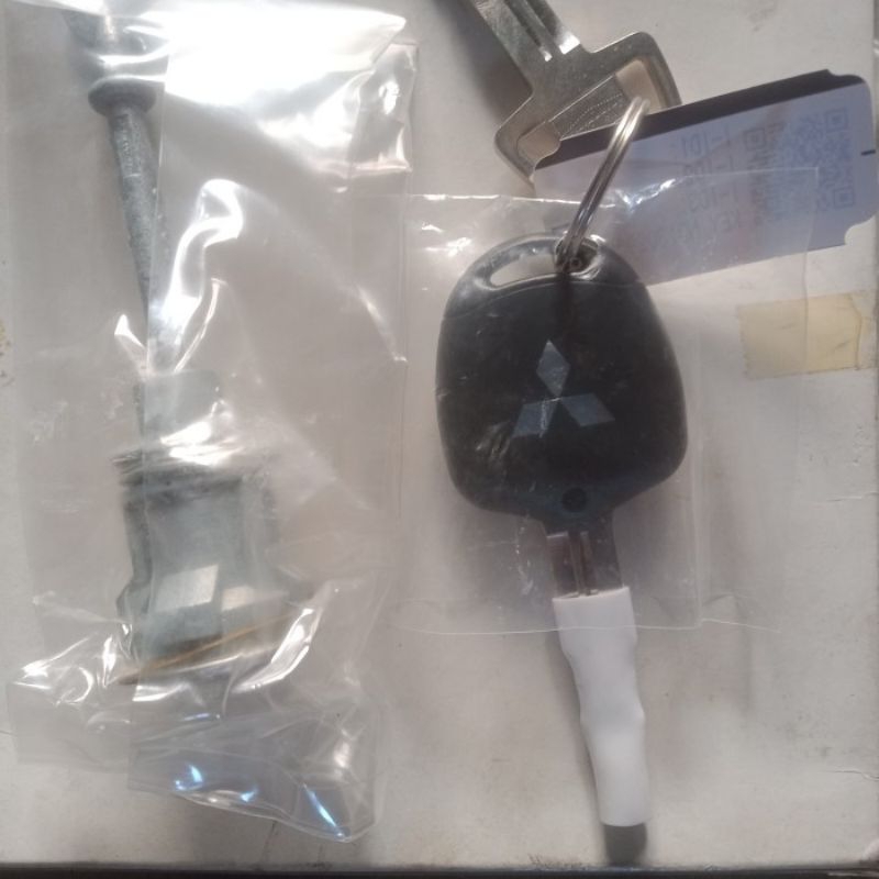 lock kunci pintu depan mirage