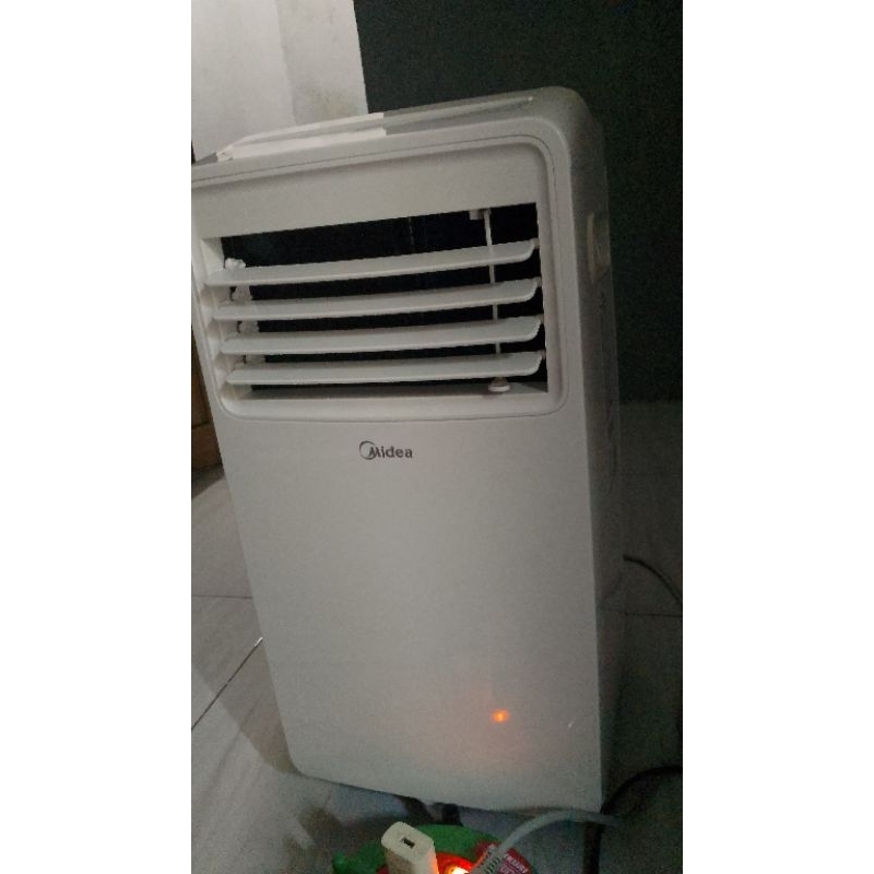AC Portabel Midea