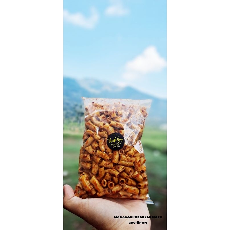 

Makaroni Bantet Pedas Regular Pack 200 Gram | Cemilan Mama Lilis