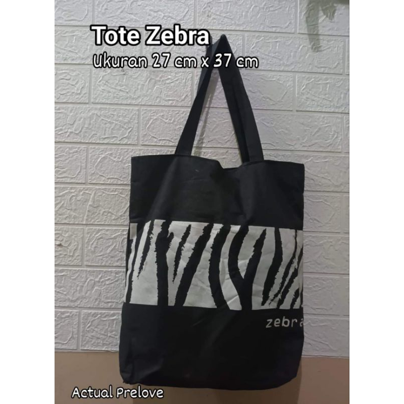 ToteKanvasPreloved/toteprelovedzebra/totePreloved