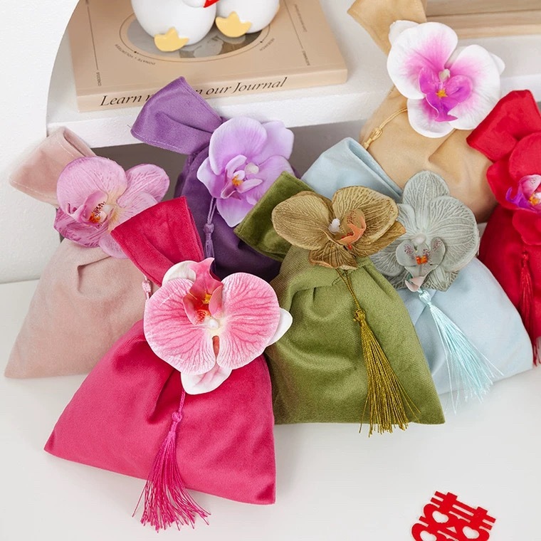 

Pouch lebaran bludru velvet Tas hampers gift idul fitri free flower