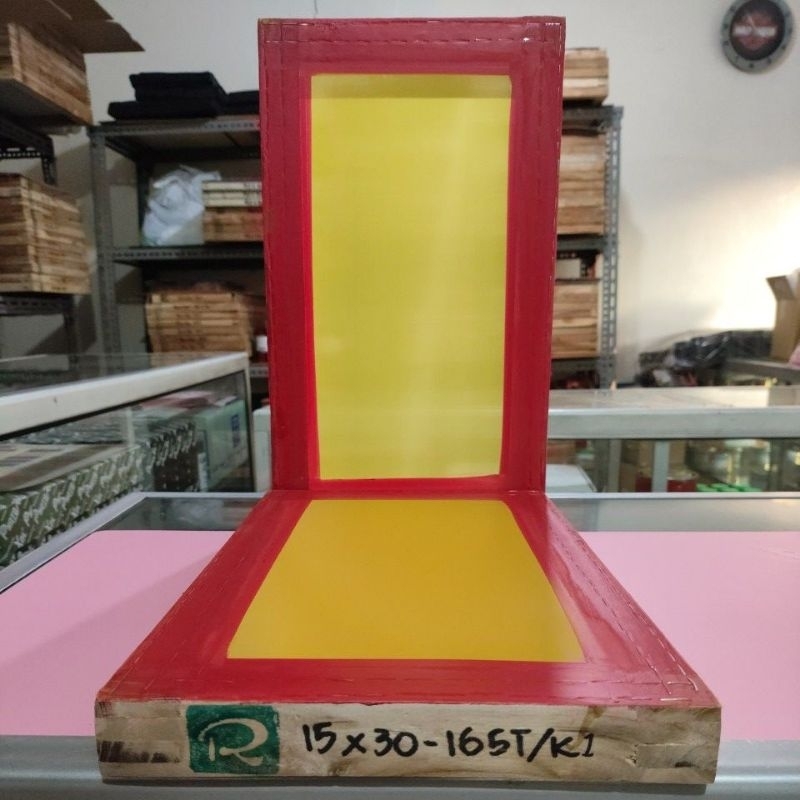 

Screen Uk : 15 X 30 - 165 T