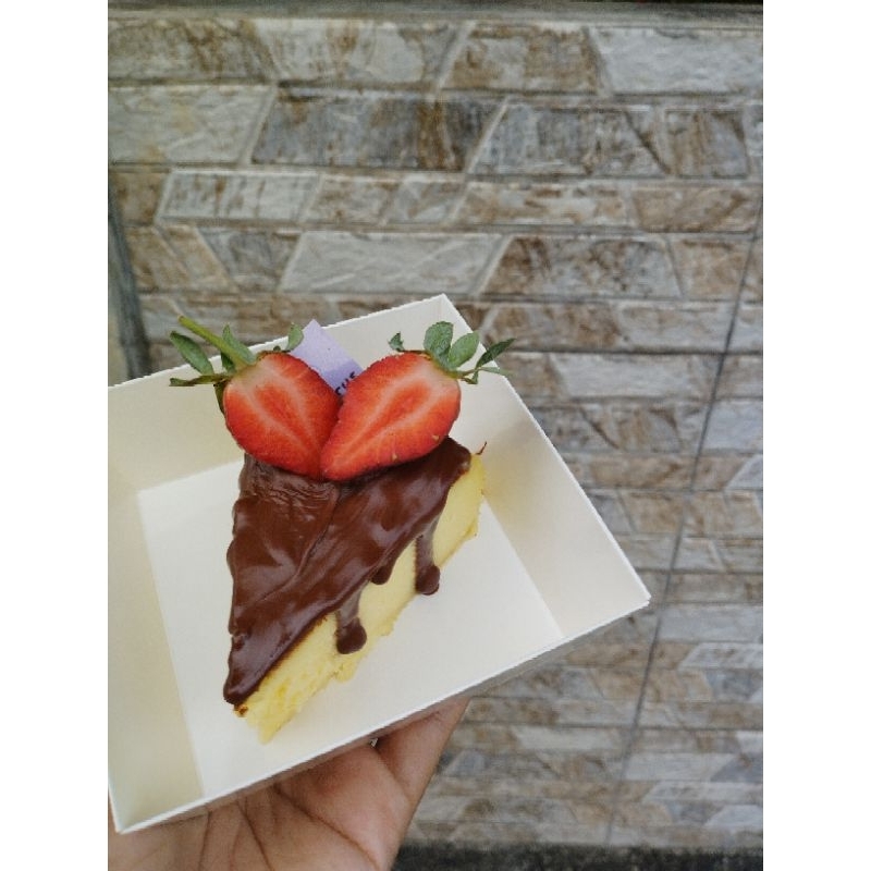 

chocoberry burnt cheesecake slice