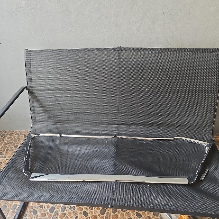 cover list lis grill rambemper depan daihatsu sigra set chrome ori toyota