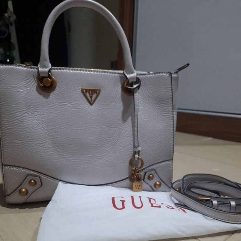 Tas GUESS  hand bag / sling (Original store)