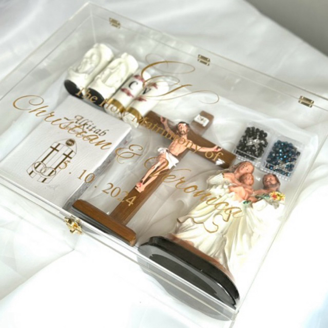 

Holy Matrimony Box Holmatbox kotak akrilik grafir emas acrylic box