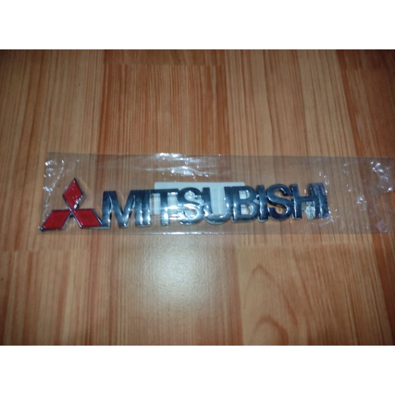 Emblem Tiga Berlian Mitsubishi