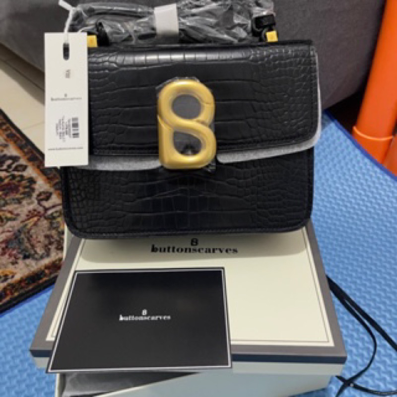 new audrey 2.0 black buttonscarves