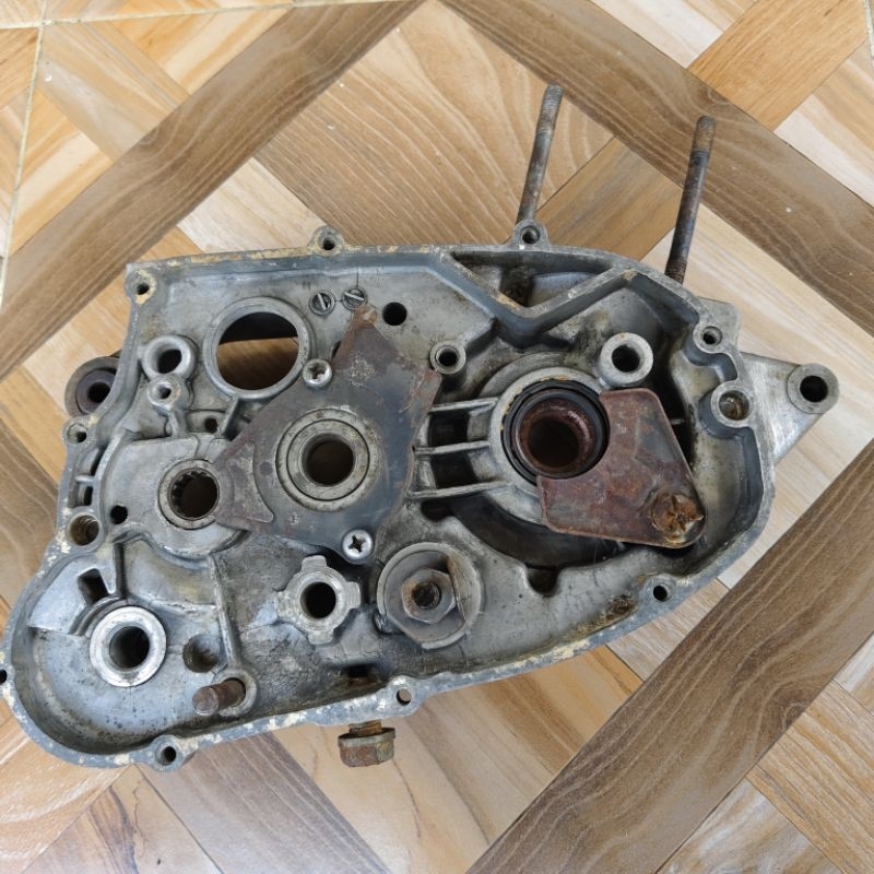 kalter kanan yamaha DT 100 125 crankcase krengkes DTX DTB trail