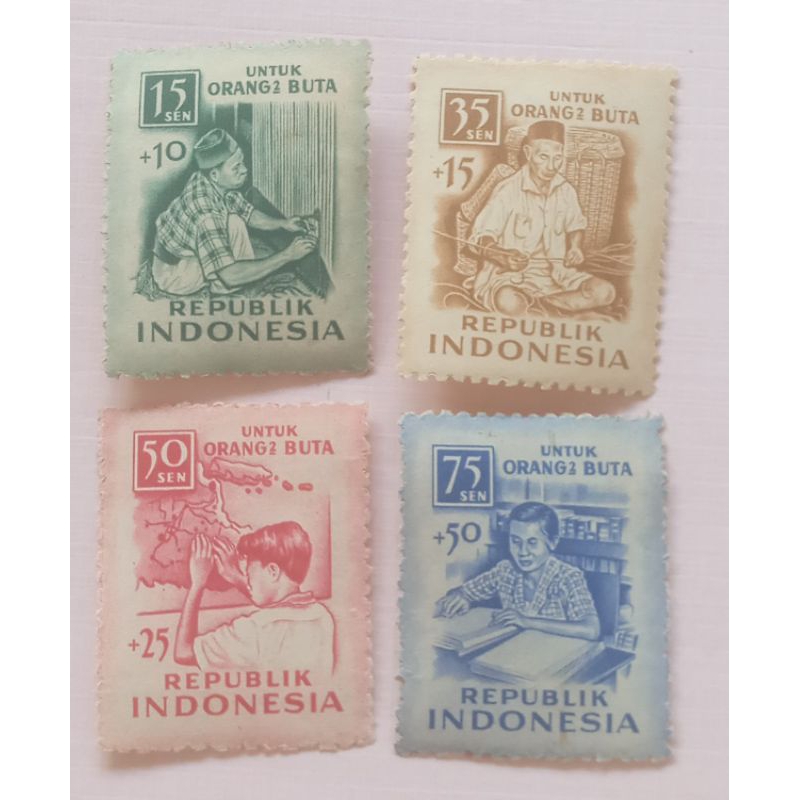 

perangko indonesia thn 1956 set 4 keping.