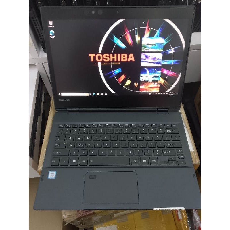 Laptop 2 in1 Toshiba portege x20w -E core i5 gen 8//ram 8gb//SSD 256gb