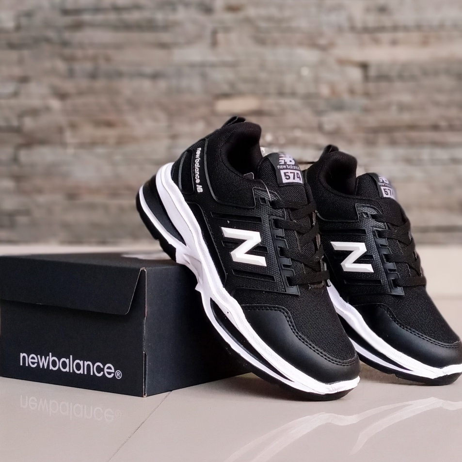 SALE  SEPATU KUALITAS TERBAIK UNTUK OLAH RAGA RUNNING JOGGING SENAM DAN VOLLY BALL PRIA DAN WANITA D