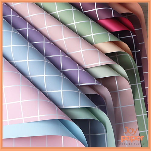 

20 Lembar Flower Wrapping Cellophane Motif Gingham Square Kotak Kertas Buket Bunga KB6084