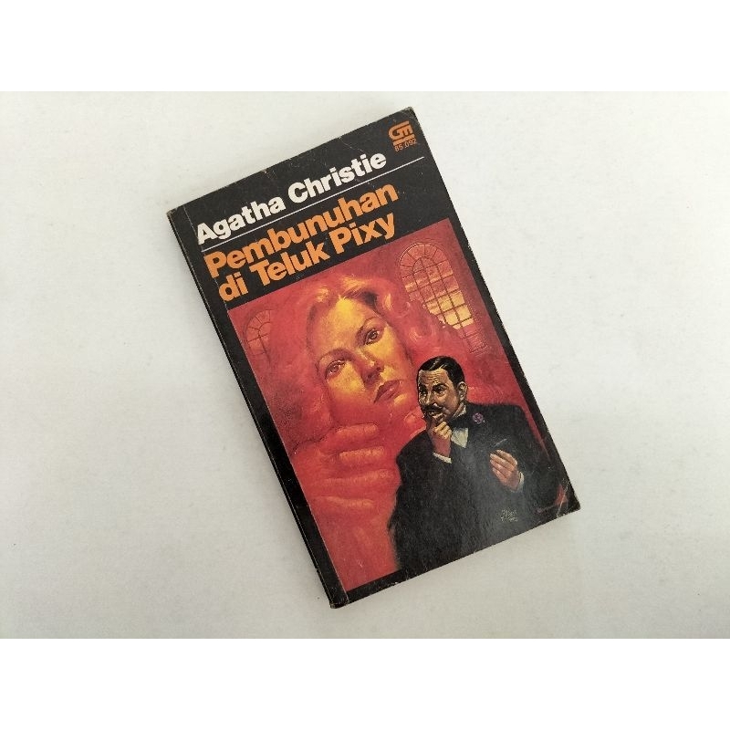 Novel Pembunuhan di Teluk Pixy , karya Agatha Christie