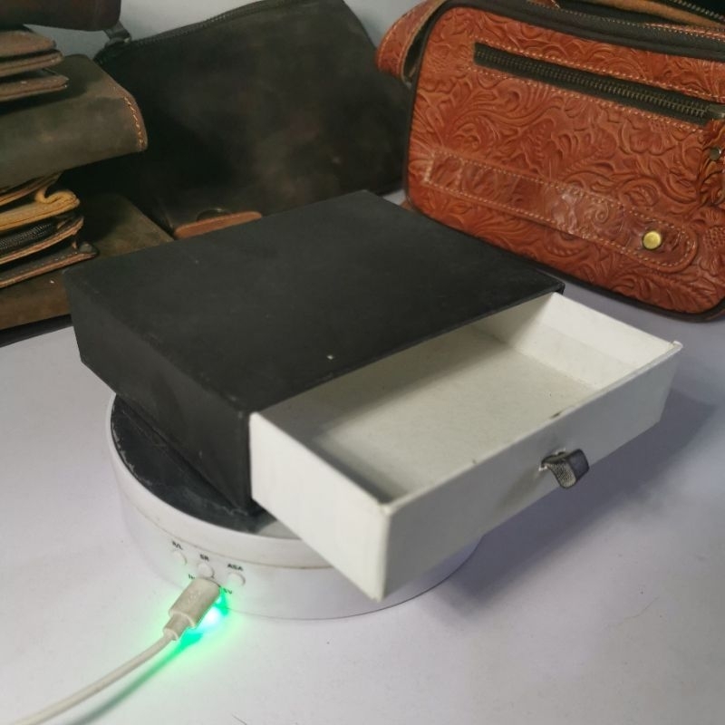 

kardus dompet box paking ukuran 13 x10 x 3