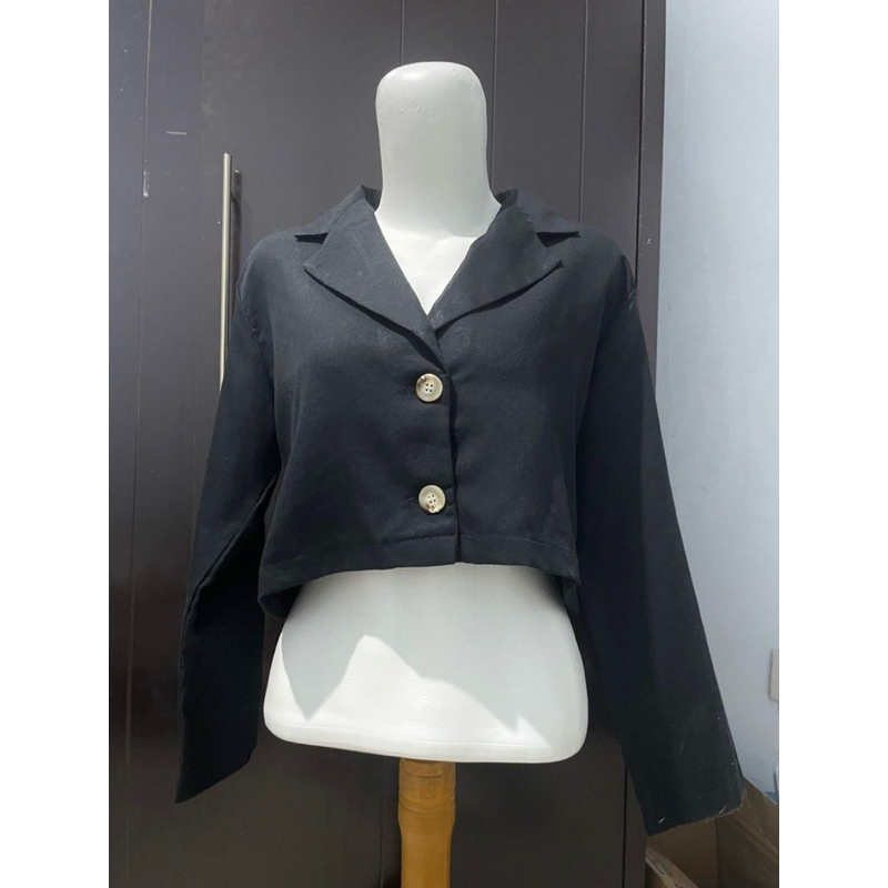 Crop Blazer Hitam