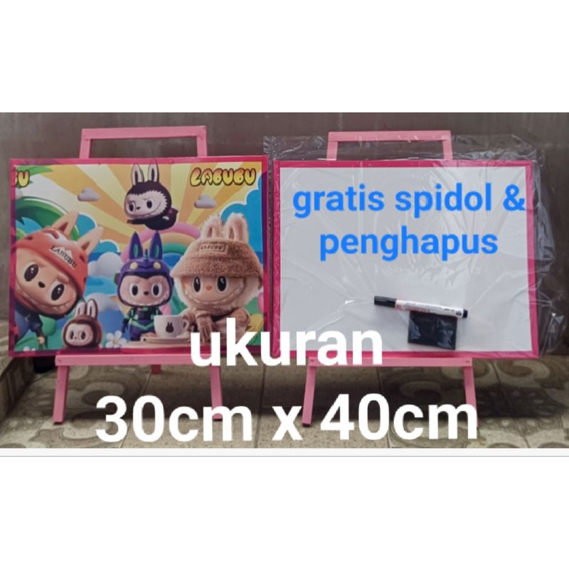 

papan tulis labubu dengan kaki penyanggah