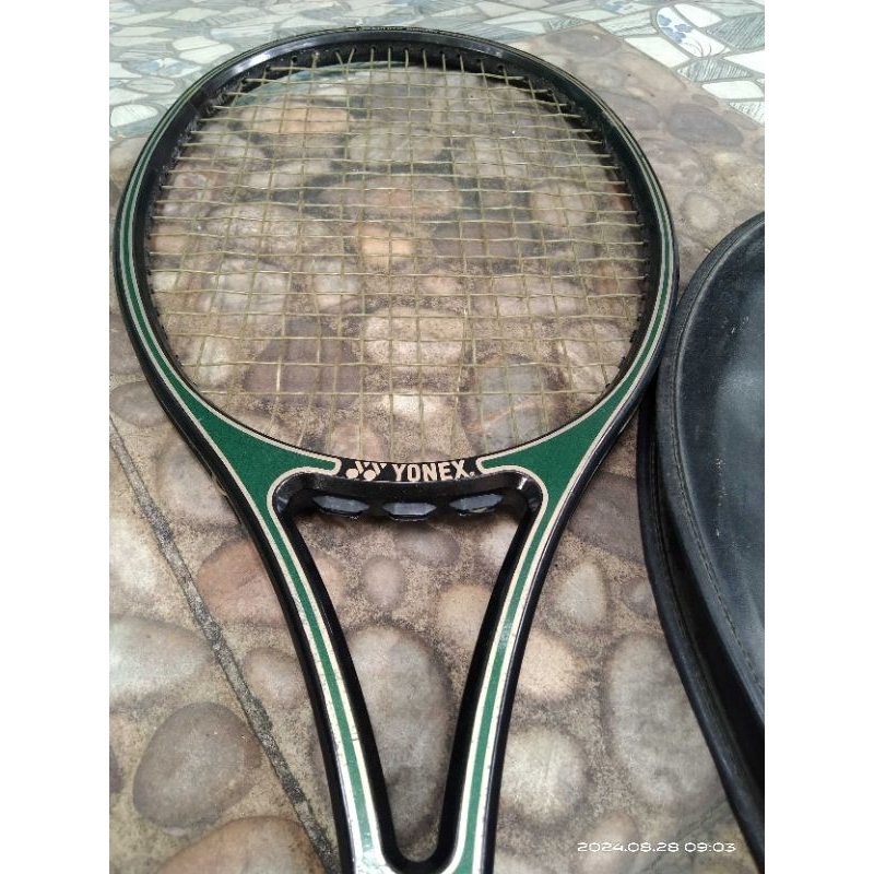 raket tennis asli bekas