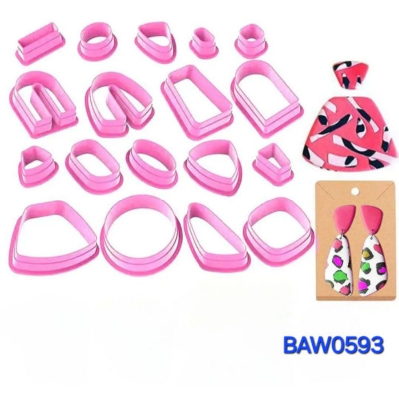 

peralatan membuat clay, clay cutter 18 macam bentuk dan ukuran dari plastik warna pink