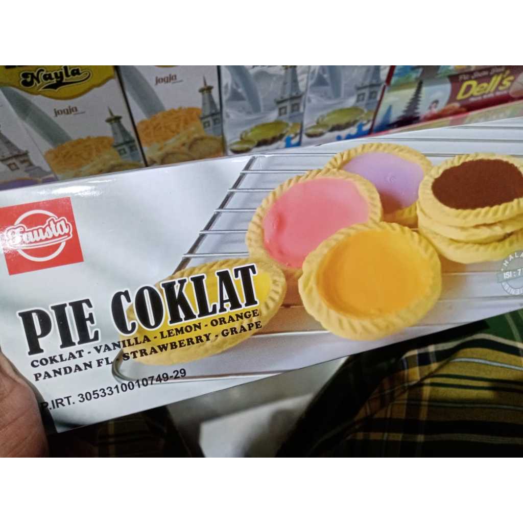 

Pie Coklat Kering Pelangi Merk Fausta