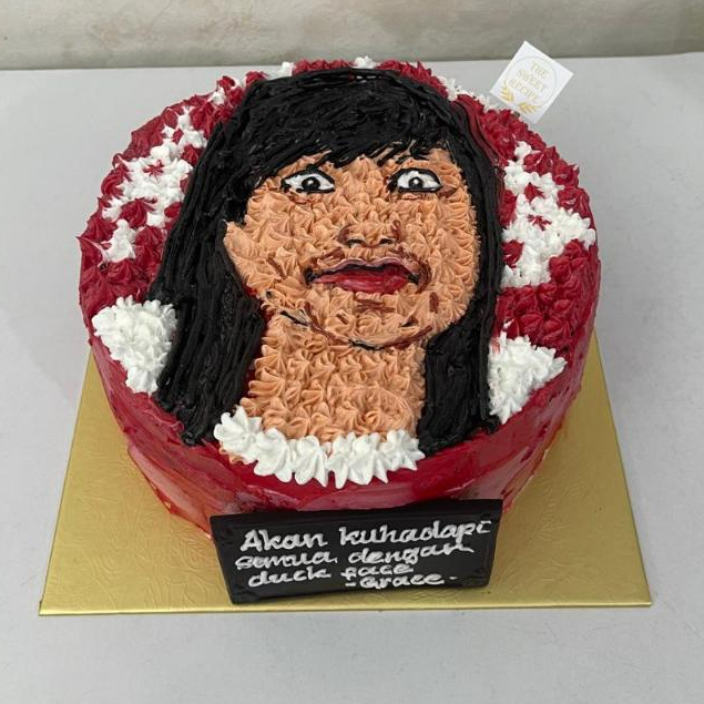 

Kue Cewe Mulut Monyong