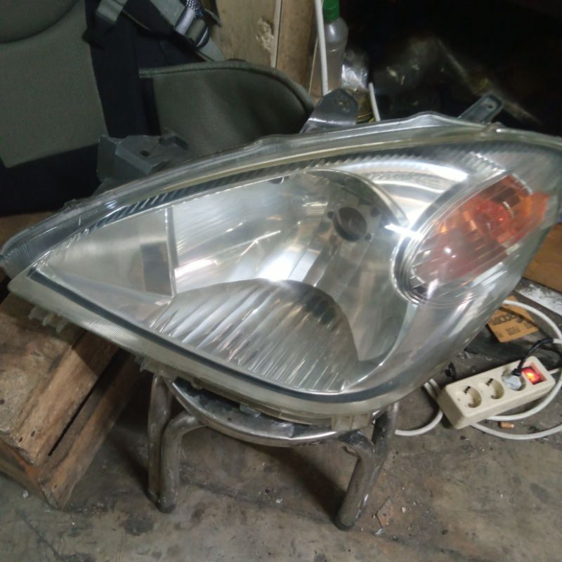 headlamp Avanza vvti 2007 Original