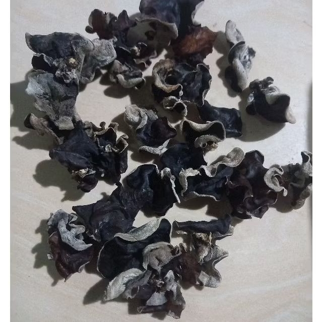 

jamur kuping kering kualitas no 2. ukuran sedang - kecil mushrom black ear 1000gr / 1kg