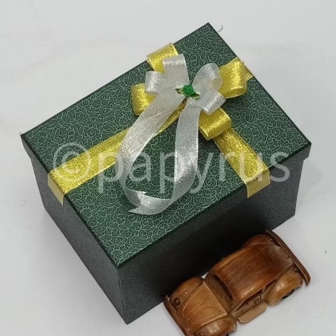 

PAPYRUS 15x20 Tinggi 15cm Kotak Kado Gift Box Hadiah V2