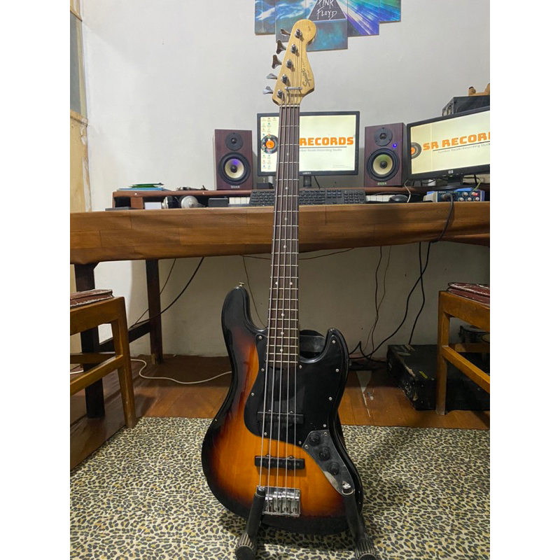 Squier Affinity Jazz Bass 5String MIC