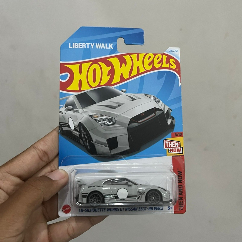 Hot Wheels NISSAN SKYLINE GTR R35 LBWK