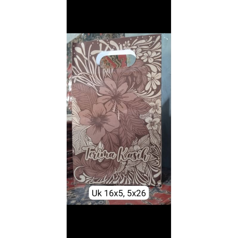 

paperbag motif ukuran 16x5,5x26