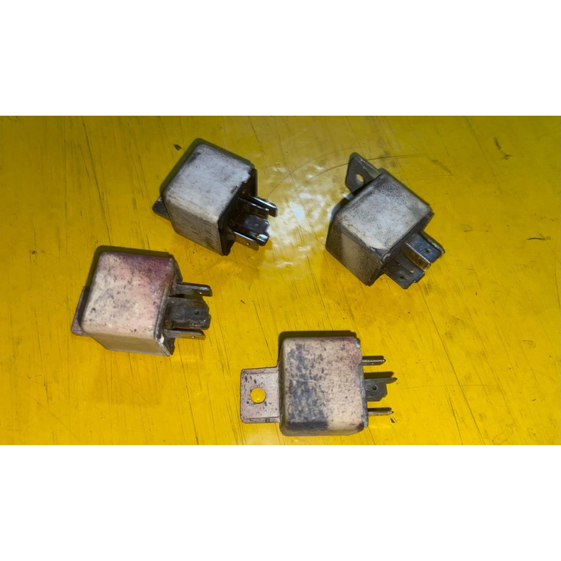 Relay Lampu / Relay Pompa Bensin Vespa Matic