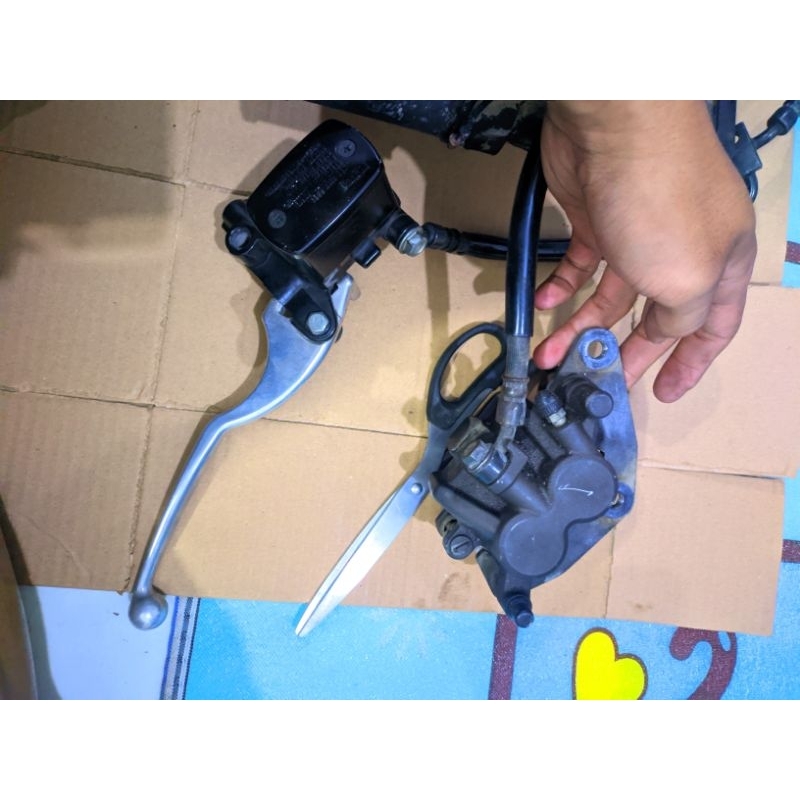 master set kaliper Rem depan R25 atau MT25 Original Copotan
