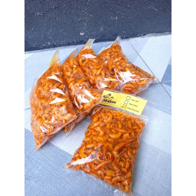 

100gr MAKSU (MAKARONI SI BUNGSU) makaroni pedas daun jeruk CIKRUH.