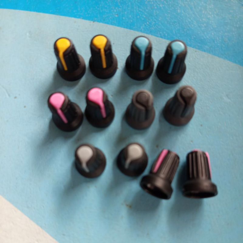 Knop potensio plastik warna warni
