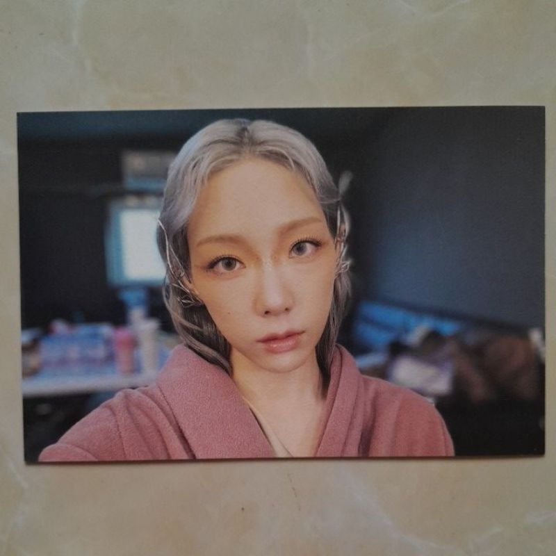 POSTCARD TAEYEON INVU MCP
