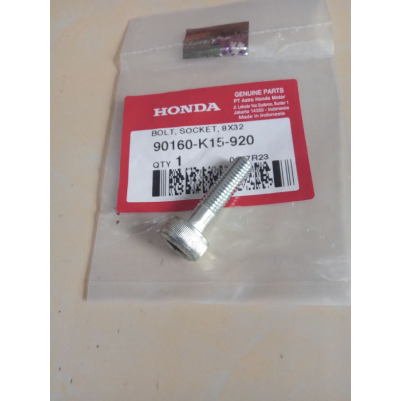 bolt socket 8x32 baut L tanam segitiga atas cb 150r original honda 90160k15920