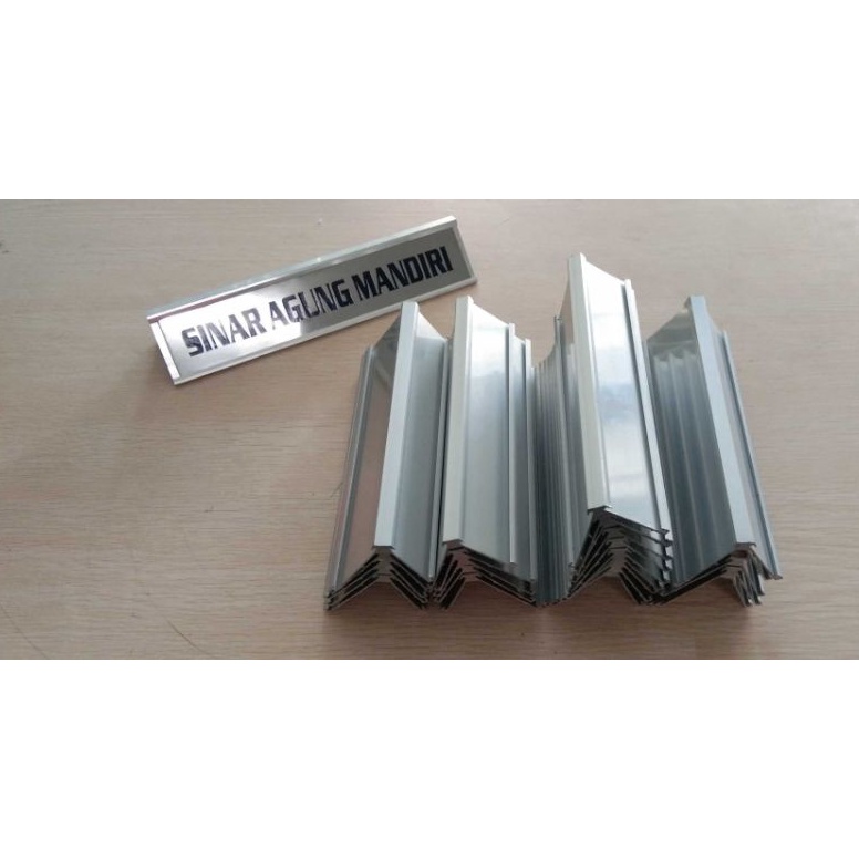 

KODE K6M2 Papan Nama Meja Segitiga Aluminium 2cm saja