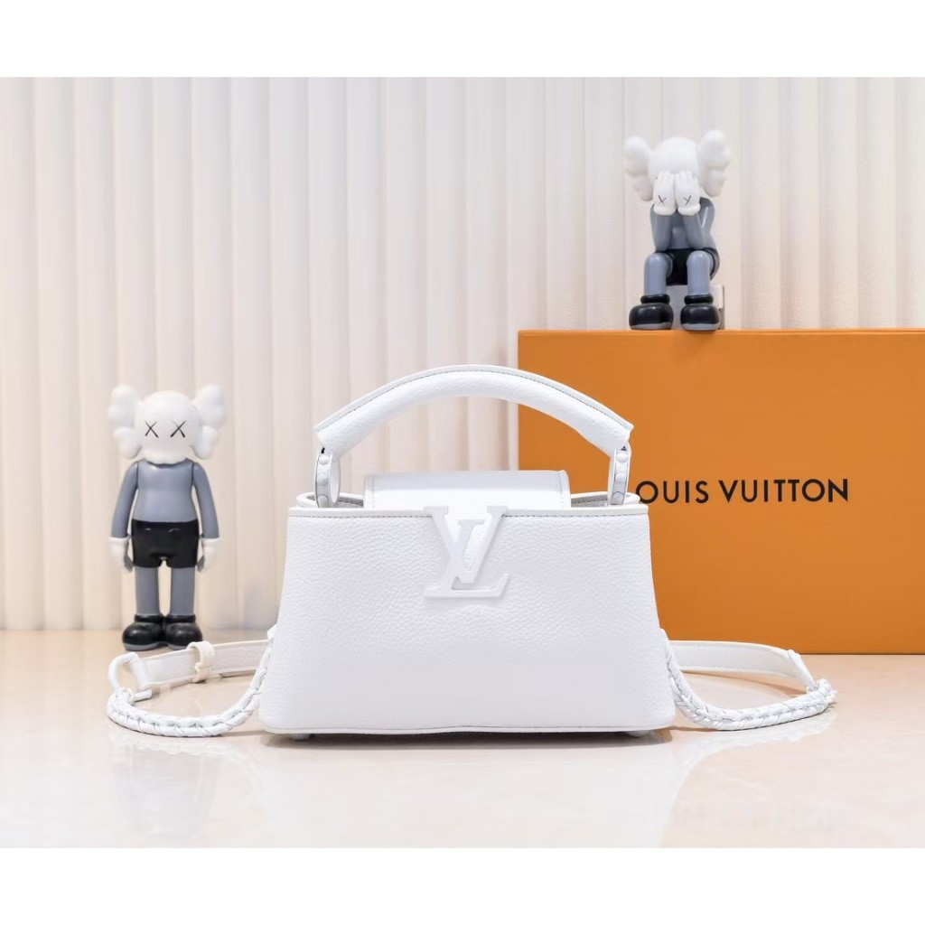 Top Louis Vuitton LV CAPUCINES EAST WEST Mini Bag