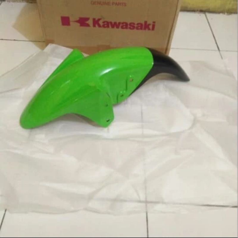 spakbor depan Kawasaki Athlete AX125 hijau